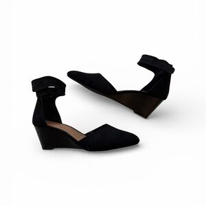 Chic Black Wedge Sandals